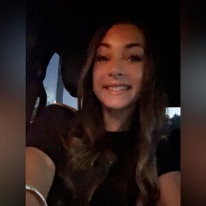 Meet your Posher, Elise